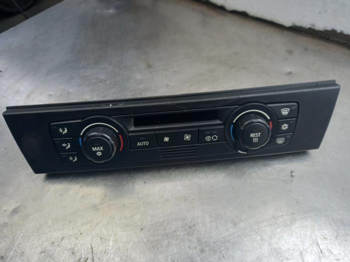 Heater control panel from a BMW 3 serie (E90) 318i 16V 2006