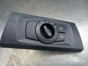 Used Light switch BMW 3 serie (E90) 318i 16V Price € 25,00 Margin scheme offered by Akkie Stomphorst Autodemontage