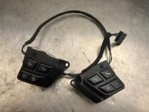 Usados Interruptor de mando de volante BMW 3 serie (E90) 318i 16V Precio € 25,00 Norma de margen ofrecido por Akkie Stomphorst Autodemontage