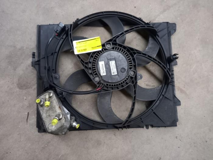 Cooling fans from a BMW 3 serie (E90) 318i 16V 2006