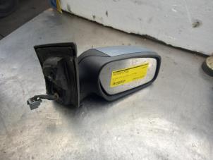 Used Wing mirror, right Ford Focus 2 1.6 16V Price € 25,00 Margin scheme offered by Akkie Stomphorst Autodemontage
