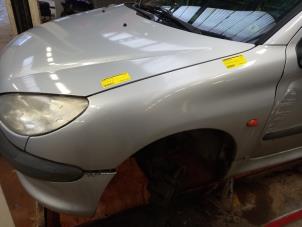 Used Front wing, left Peugeot 206 (2A/C/H/J/S) 1.4 XR,XS,XT,Gentry Price € 40,00 Margin scheme offered by Akkie Stomphorst Autodemontage