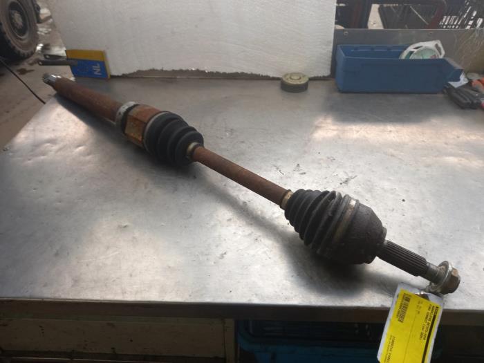 Front drive shaft, right from a Ford Transit Connect 1.8 TDdi LWB Euro 3 2004