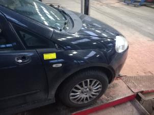 Used Front wing, right Fiat Grande Punto (199) 1.3 JTD Multijet 16V 85 Actual Price on request offered by Akkie Stomphorst Autodemontage
