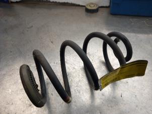 Used Rear coil spring Renault Clio III (BR/CR) 1.5 dCi FAP Price € 20,00 Margin scheme offered by Akkie Stomphorst Autodemontage