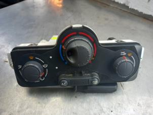 Used Heater control panel Renault Clio III (BR/CR) 1.5 dCi FAP Price € 35,00 Margin scheme offered by Akkie Stomphorst Autodemontage