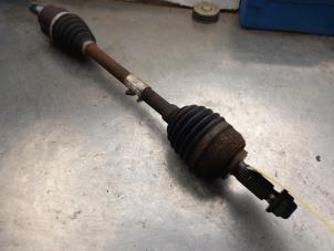 Used Front drive shaft, left Renault Clio III (BR/CR) 1.5 dCi FAP Price € 50,00 Margin scheme offered by Akkie Stomphorst Autodemontage
