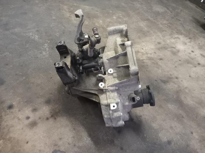 Gearbox from a Seat Ibiza III (6L1) 1.2 12V 2002