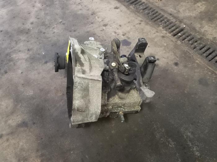 Gearbox from a Seat Ibiza III (6L1) 1.2 12V 2002