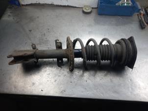 Used Front shock absorber rod, right Renault Kangoo Express (FW) 1.5 dCi 75 Price € 35,00 Margin scheme offered by Akkie Stomphorst Autodemontage