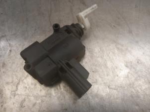 Used Tank flap lock motor Ford Focus C-Max 1.8 16V Price € 20,00 Margin scheme offered by Akkie Stomphorst Autodemontage