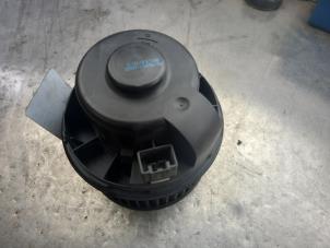 Używane Silnik wentylatora nagrzewnicy Ford Focus C-Max 1.8 16V Cena € 35,00 Procedura marży oferowane przez Akkie Stomphorst Autodemontage