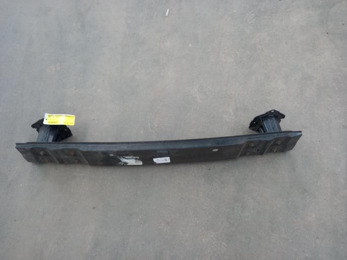 Rear bumper frame from a Toyota Verso 2.0 16V D-4D-F 2010