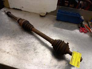 Used Front drive shaft, right Peugeot 206 (2A/C/H/J/S) 1.4 16V Price € 35,00 Margin scheme offered by Akkie Stomphorst Autodemontage