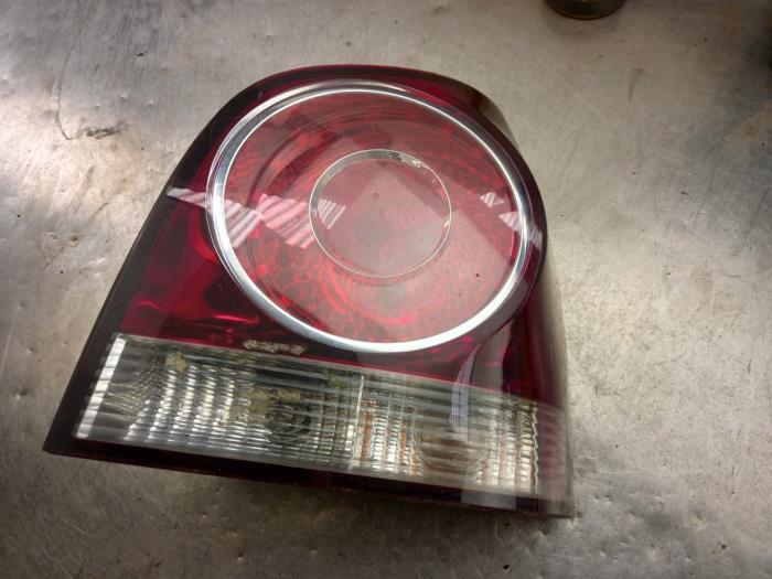 Taillight, right from a Volkswagen Polo IV (9N1/2/3) 1.4 16V 2007