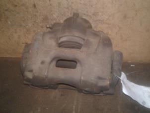 Used Front brake calliper, right Opel Vectra C GTS 1.9 CDTI 16V Price on request offered by Akkie Stomphorst Autodemontage