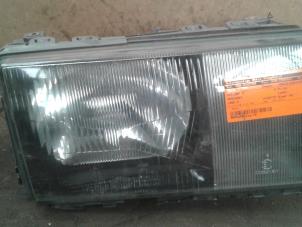 Used Headlight, right Mercedes 190 (W201) 2.6 E Price on request offered by Akkie Stomphorst Autodemontage