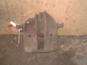 Used Front brake calliper, right Volvo S40 (VS) 1.9 D 115 Price on request offered by Akkie Stomphorst Autodemontage