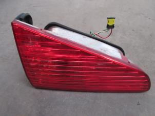 Used Taillight, left Peugeot 607 (9D/U) 2.2 HDi 16V FAP Price on request offered by Akkie Stomphorst Autodemontage