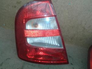 Used Taillight, left Skoda Fabia (6Y2) 1.4i Price on request offered by Akkie Stomphorst Autodemontage