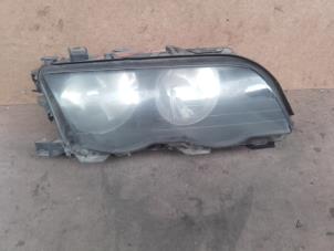 Used Headlight, right BMW 3 serie (E46/4) 316i Price on request offered by Akkie Stomphorst Autodemontage
