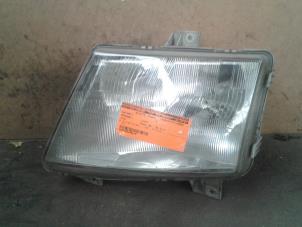 Used Headlight, left Mercedes Vito (638.1/2) 2.3 108D Price on request offered by Akkie Stomphorst Autodemontage