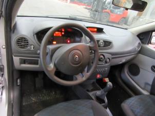 Used Steering wheel Renault Clio Price on request offered by Akkie Stomphorst Autodemontage