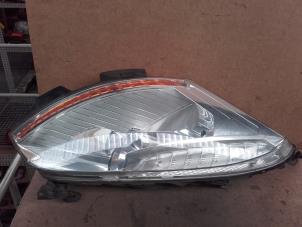 Used Headlight, right Citroen Grand Picasso Price on request offered by Akkie Stomphorst Autodemontage
