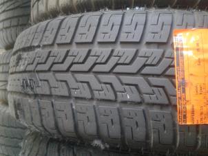 Usados Neumático de invierno Precio de solicitud ofrecido por Akkie Stomphorst Autodemontage