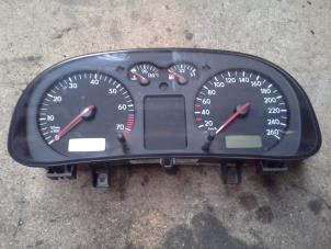 Used Instrument panel Volkswagen Golf Price on request offered by Akkie Stomphorst Autodemontage