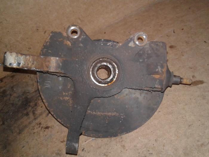 Knuckle, front left from a Hyundai Atos 1.0 12V Prime 2000
