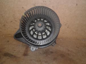 Usados Motor de ventilador de calefactor Fiat Punto II (188) 1.2 60 S 3-Drs. Precio de solicitud ofrecido por Akkie Stomphorst Autodemontage