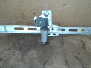 Used Window mechanism 4-door, front right Mercedes A (W168) 1.4 A-140 Price on request offered by Akkie Stomphorst Autodemontage