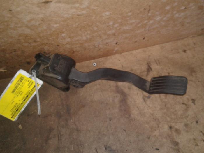 Accelerator pedal from a Peugeot 206 (2A/C/H/J/S) 1.4 HDi 2006
