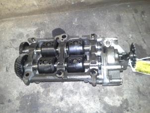 Used Oil pump Renault Espace Price on request offered by Akkie Stomphorst Autodemontage