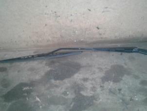 Used Front wiper arm Opel Agila (A) 1.2 16V Price on request offered by Akkie Stomphorst Autodemontage