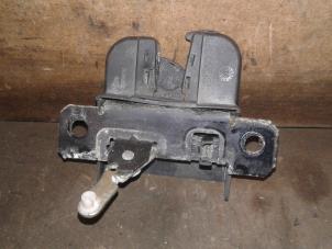 Used Tailgate lock mechanism Volkswagen Golf IV (1J1) 1.4 16V Price on request offered by Akkie Stomphorst Autodemontage