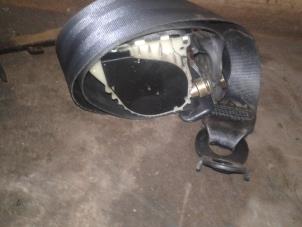 Used Front seatbelt, right Renault Clio II (BB/CB) 1.2 Price on request offered by Akkie Stomphorst Autodemontage