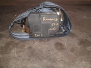 Used Rear seatbelt, left Renault Clio II (BB/CB) 1.2 Price on request offered by Akkie Stomphorst Autodemontage