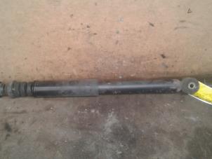 Used Rear shock absorber, left Renault Clio II (BB/CB) 1.6 16V Price on request offered by Akkie Stomphorst Autodemontage