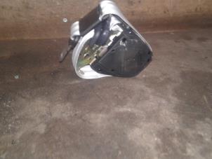 Used Rear seatbelt, centre Renault Clio II (BB/CB) 1.6 16V Price on request offered by Akkie Stomphorst Autodemontage