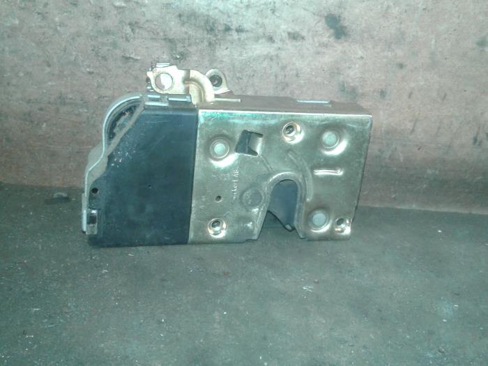 Door lock mechanism 2-door, right from a Citroën Berlingo 2.0 HDi 2005