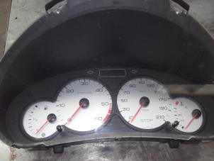 Used Instrument panel Peugeot 206 (2A/C/H/J/S) 1.4 HDi Price on request offered by Akkie Stomphorst Autodemontage