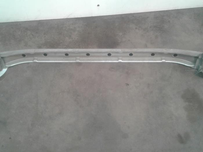 Front bumper frame from a Opel Agila (A) 1.0 12V 2000