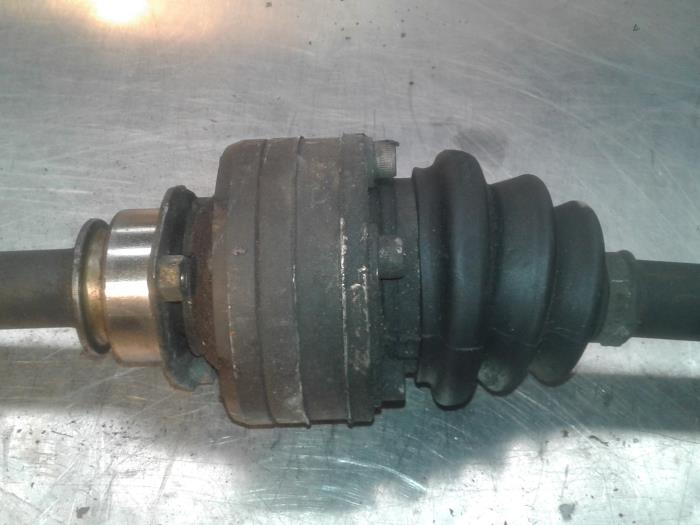 Front drive shaft, right from a Fiat Punto II (188) 1.9 JTD 2004