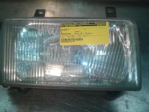 Used Headlight, right Volkswagen Transporter Price on request offered by Akkie Stomphorst Autodemontage