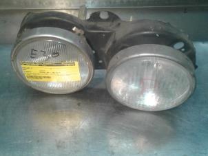 Used Headlight, right BMW 3-Serie Price on request offered by Akkie Stomphorst Autodemontage