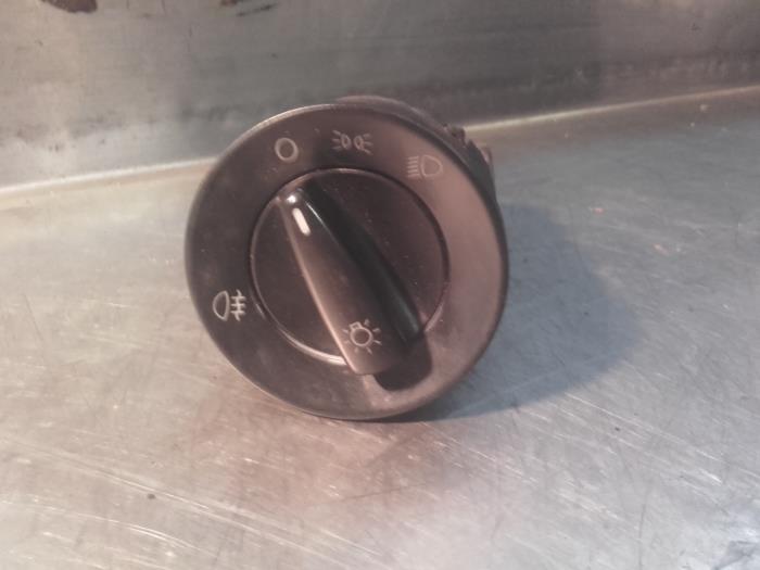 Light switch from a Volkswagen Lupo (6X1) 1.0 MPi 50 1999