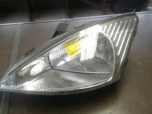 Used Headlight, left Ford Focus 1 1.8 16V Price on request offered by Akkie Stomphorst Autodemontage