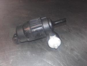 Used Windscreen washer pump Suzuki Wagon-R+ (RB) 1.3 16V Price on request offered by Akkie Stomphorst Autodemontage